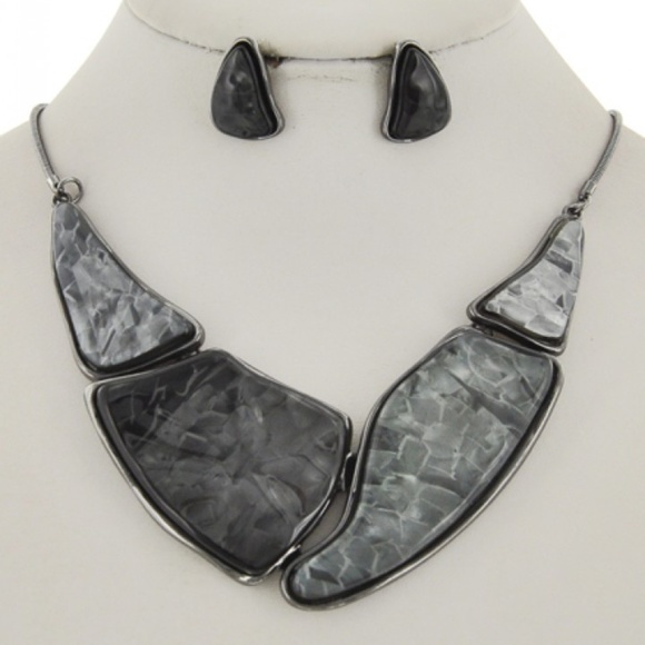 Jewelry - Black Statement Necklace & Earring Set